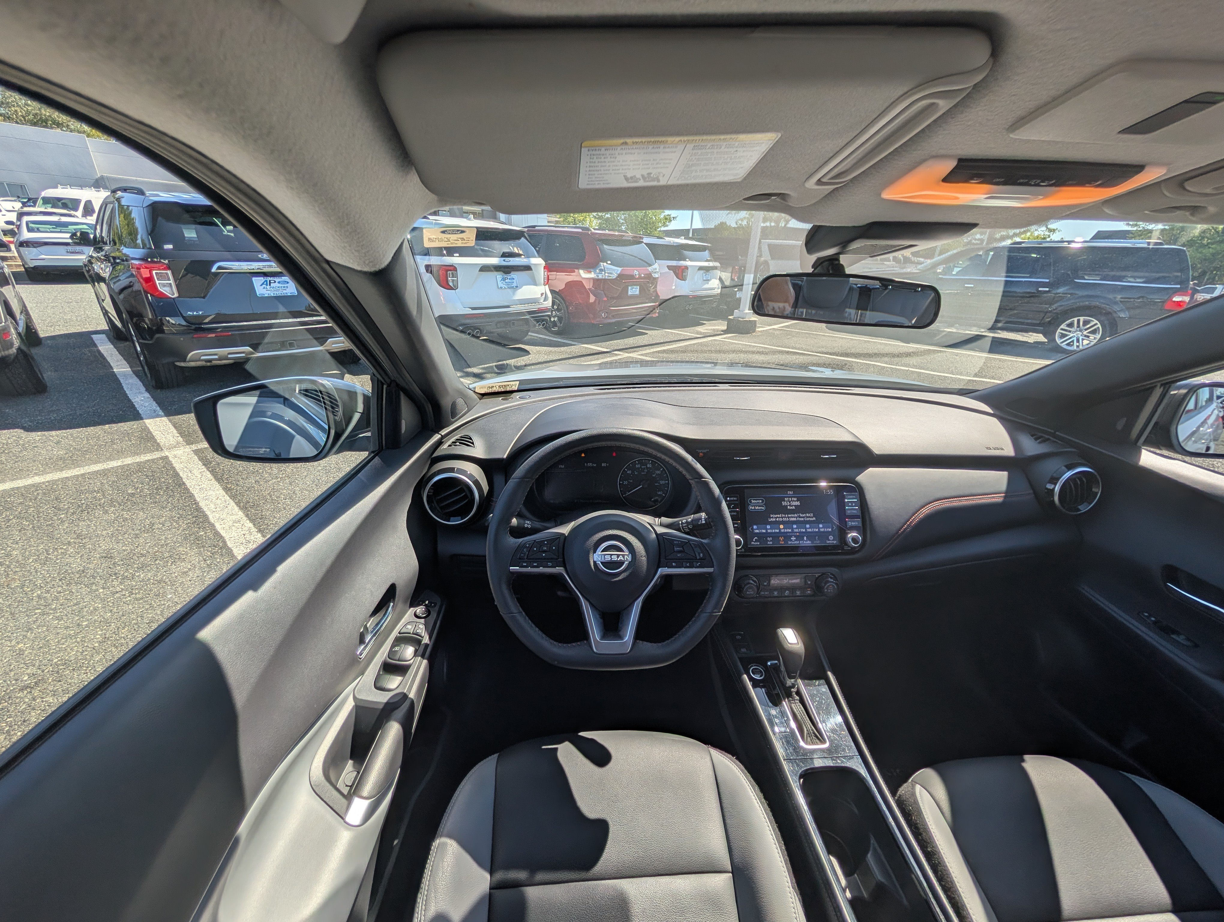 Used 2023 Nissan Kicks SR w/ SR Premium Package FWD image 15