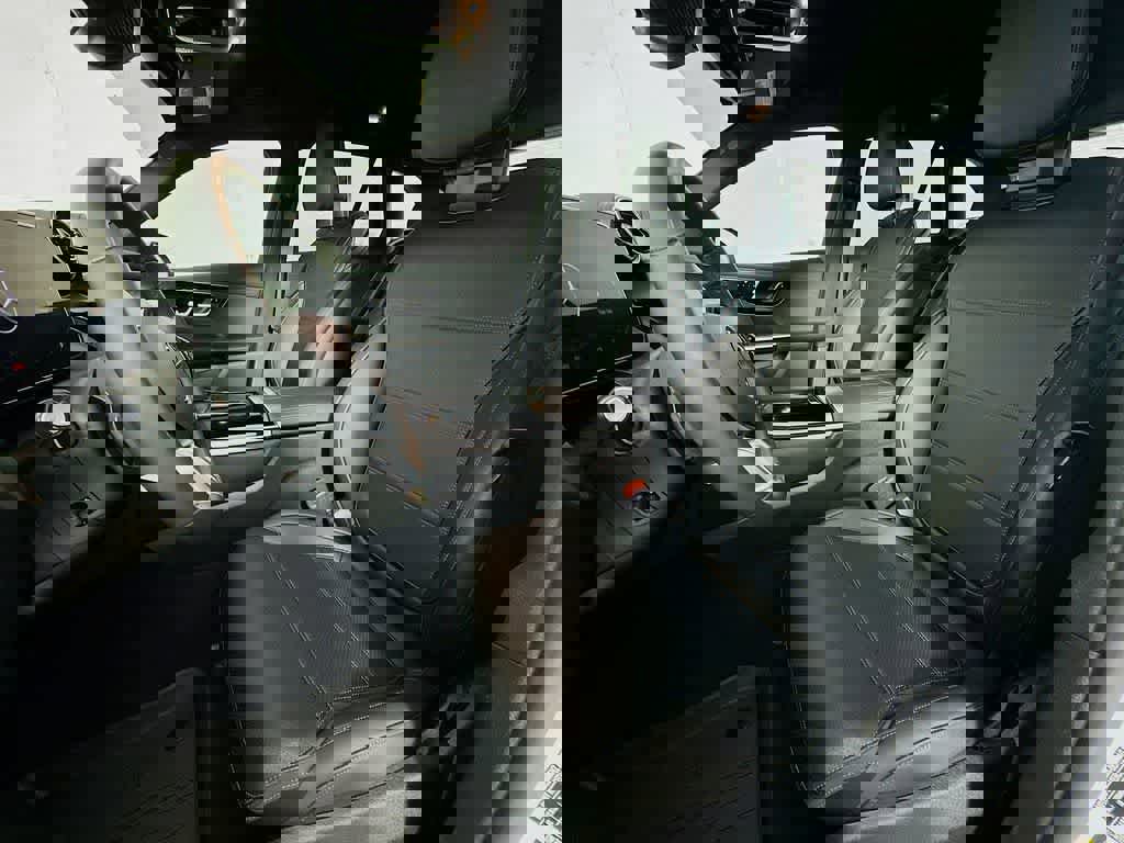 Used 2024 Mercedes-Benz GLC 300 GLC 300 image 15