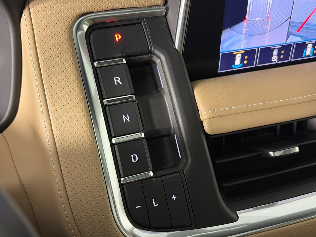 Used 2021 Chevrolet Tahoe Premier w/ Premium Package AWD/4WD image 23