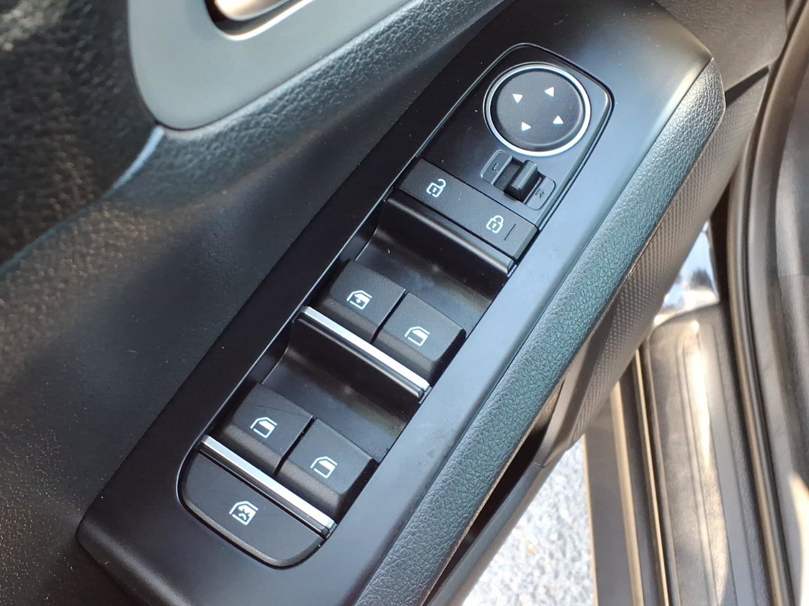 Used 2020 Kia Soul LX FWD image 21