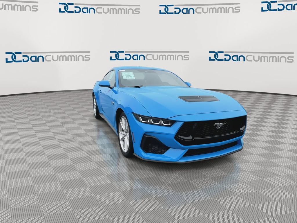 Certified 2025 Ford Mustang GT Premium RWD image 2