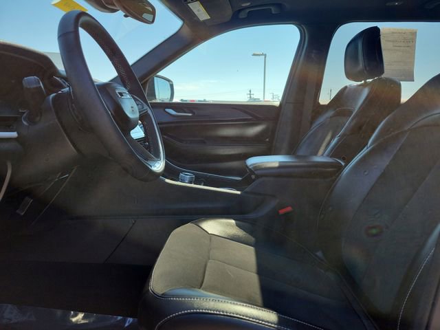Used 2024 Jeep Grand Cherokee L Altitude AWD/4WD image 25