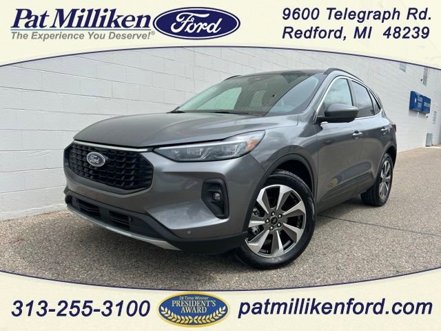 Certified 2024 Ford Escape Platinum w/ Class II Trailer Tow Package