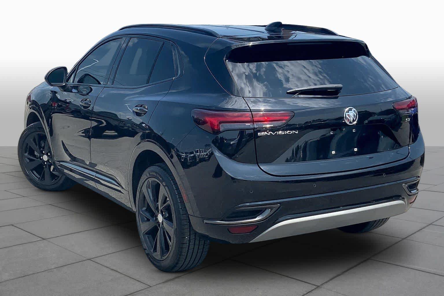 Used 2021 Buick Envision Essence w/ Sport Touring Package FWD image 12