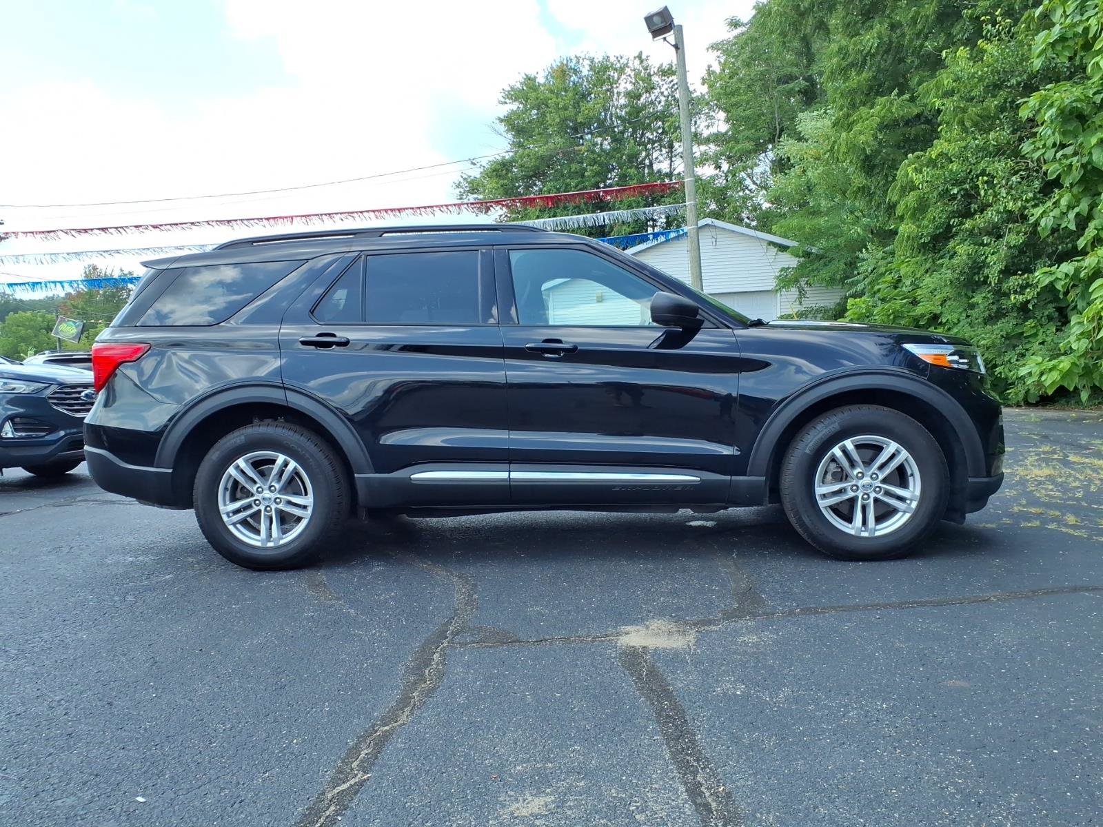 Certified 2020 Ford Explorer XLT w/ Equipment Group 202A AWD/4WD image 18