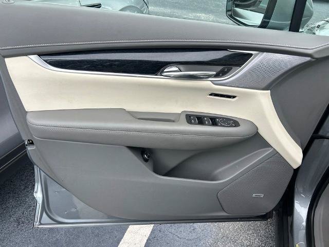 Used 2024 Cadillac XT6 Premium Luxury w/ Technology Package FWD image 17