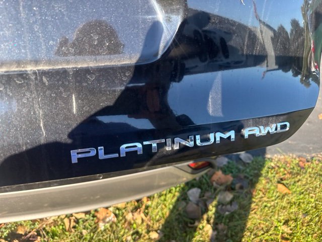 Used 2026 Toyota Highlander Platinum AWD/4WD image 3