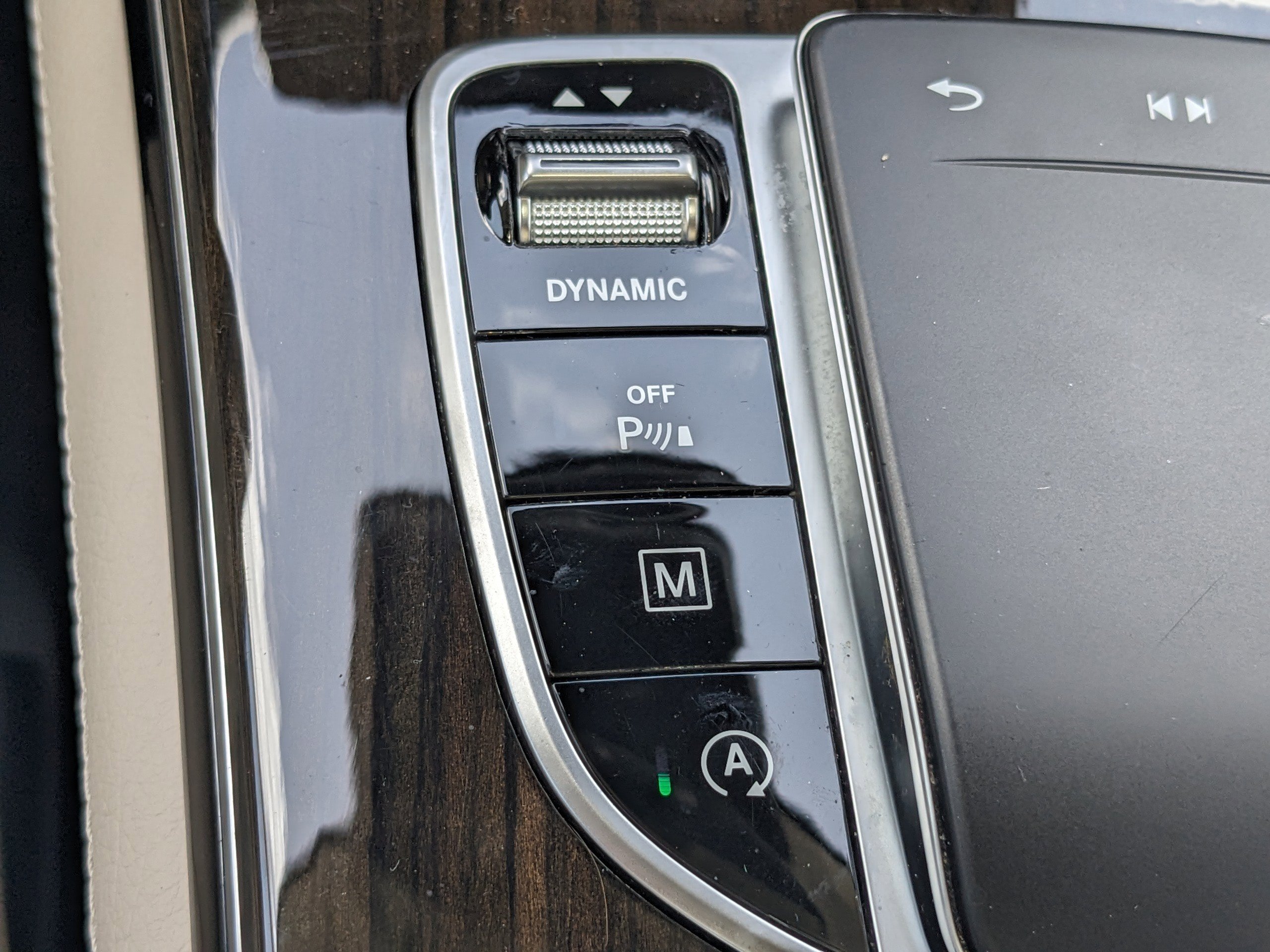 Used 2021 Mercedes-Benz GLC 300 4MATIC w/ Exterior Lighting Package image 29