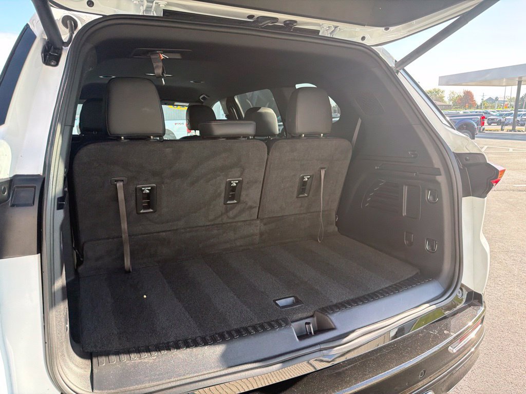 Used 2026 Buick Enclave Sport Touring AWD/4WD image 16