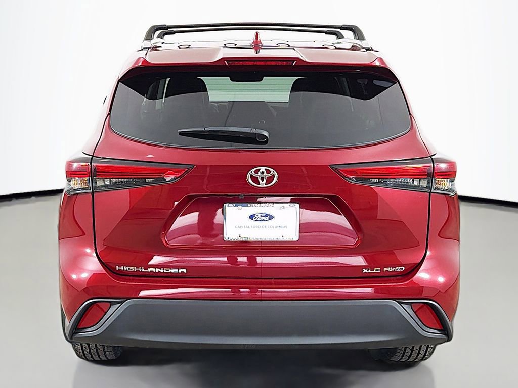 Used 2023 Toyota Highlander XLE AWD/4WD image 13