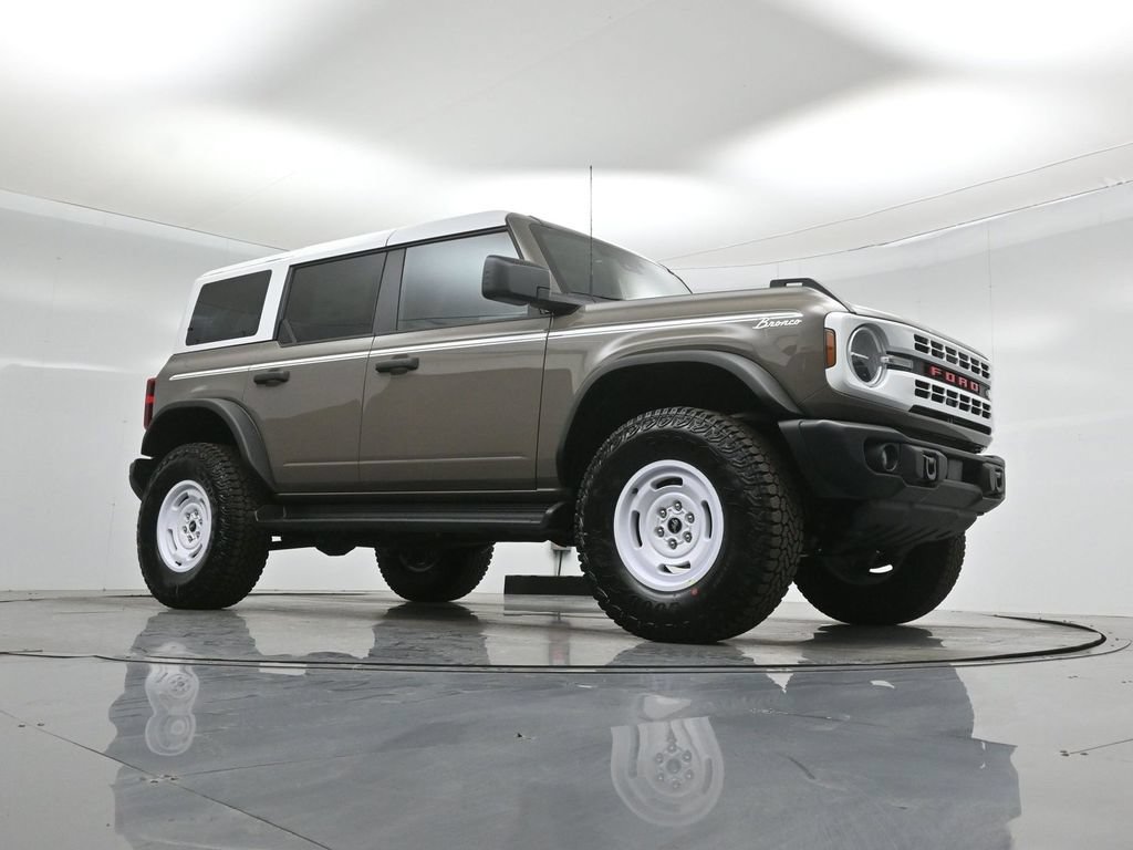 Certified 2026 Ford Bronco Heritage Edition AWD/4WD image 3