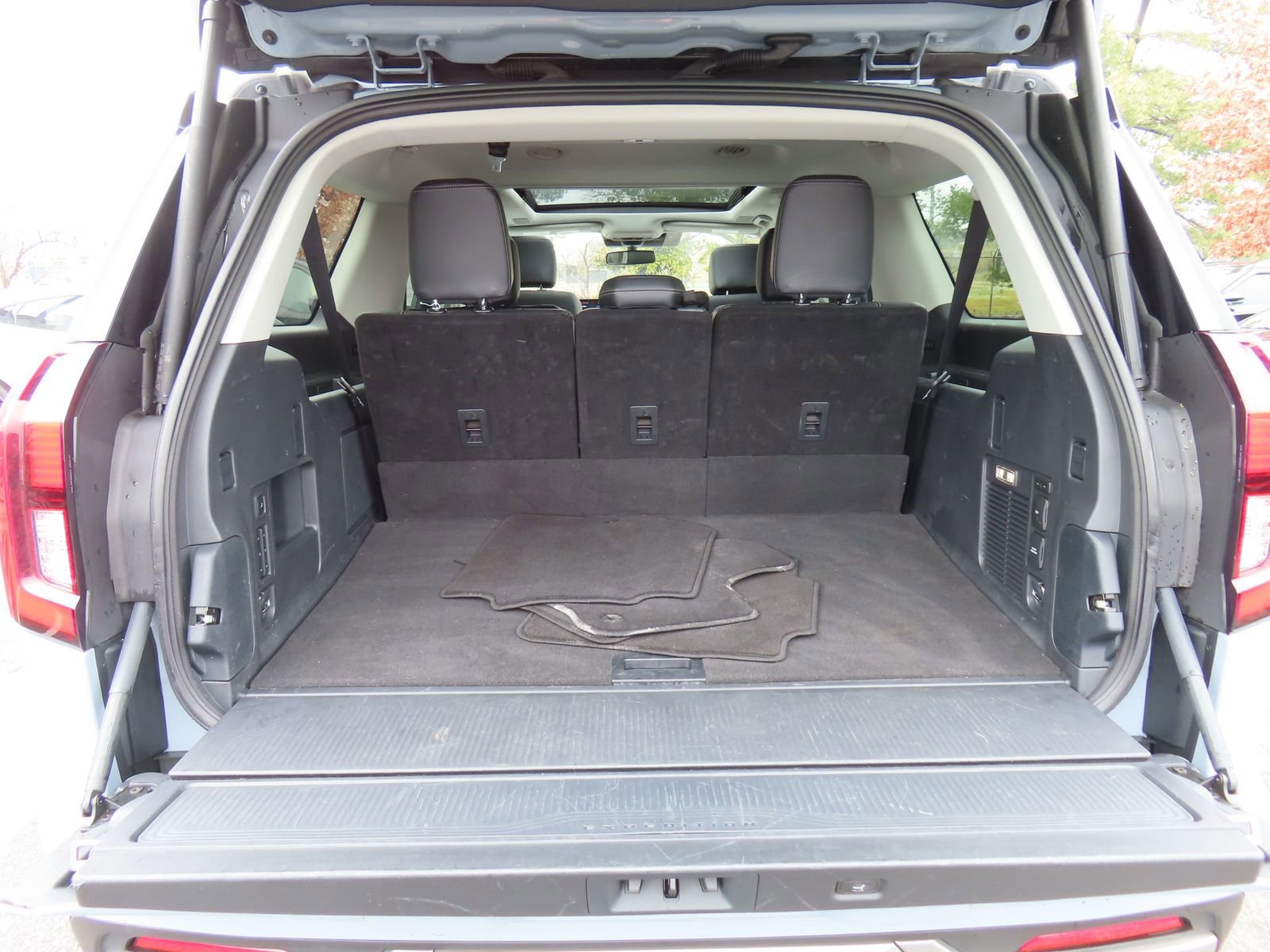 Certified 2025 Ford Expedition Max Platinum w/ Driver's Package image 44