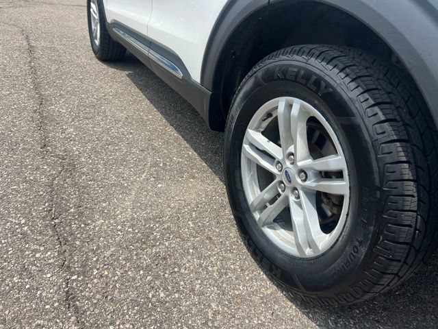 Certified 2023 Ford Explorer XLT w/ Equipment Group 202A AWD/4WD image 25
