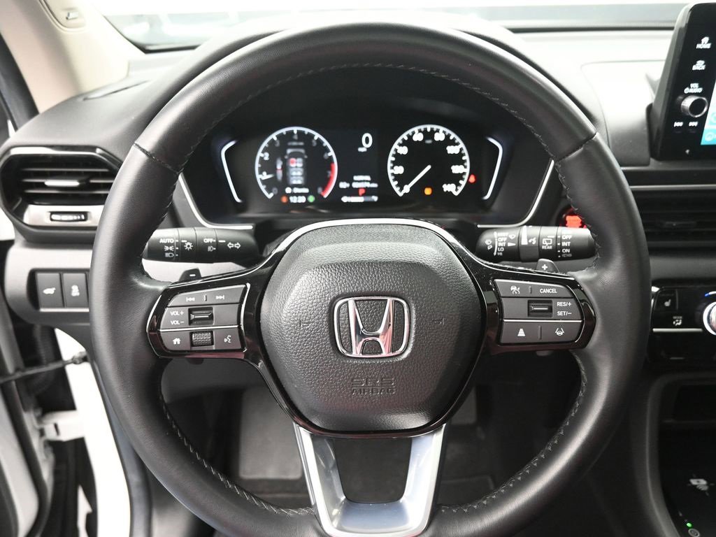 Used 2024 Honda Pilot Touring image 29