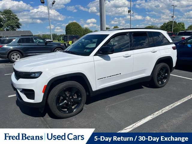 Used 2023 Jeep Grand Cherokee Altitude AWD/4WD image 1