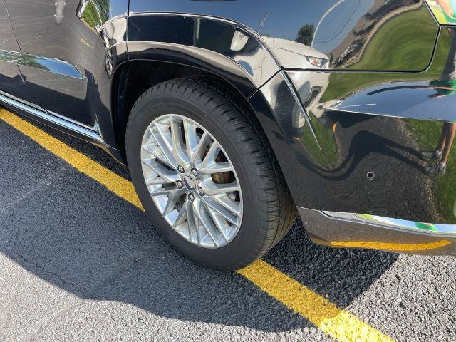 Used 2017 Jeep Grand Cherokee Summit AWD/4WD image 4