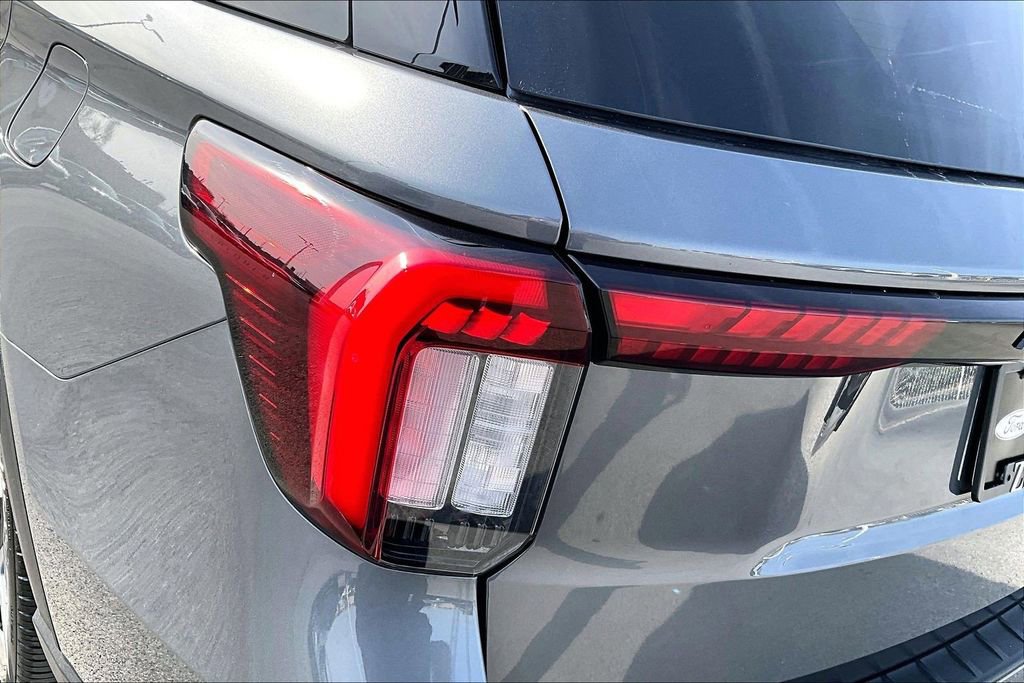 Certified 2025 Ford Explorer ST-Line w/ Premium Package image 30