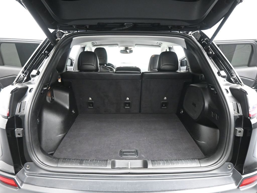 Used 2019 Jeep Cherokee Limited w/ Technology Group image 51