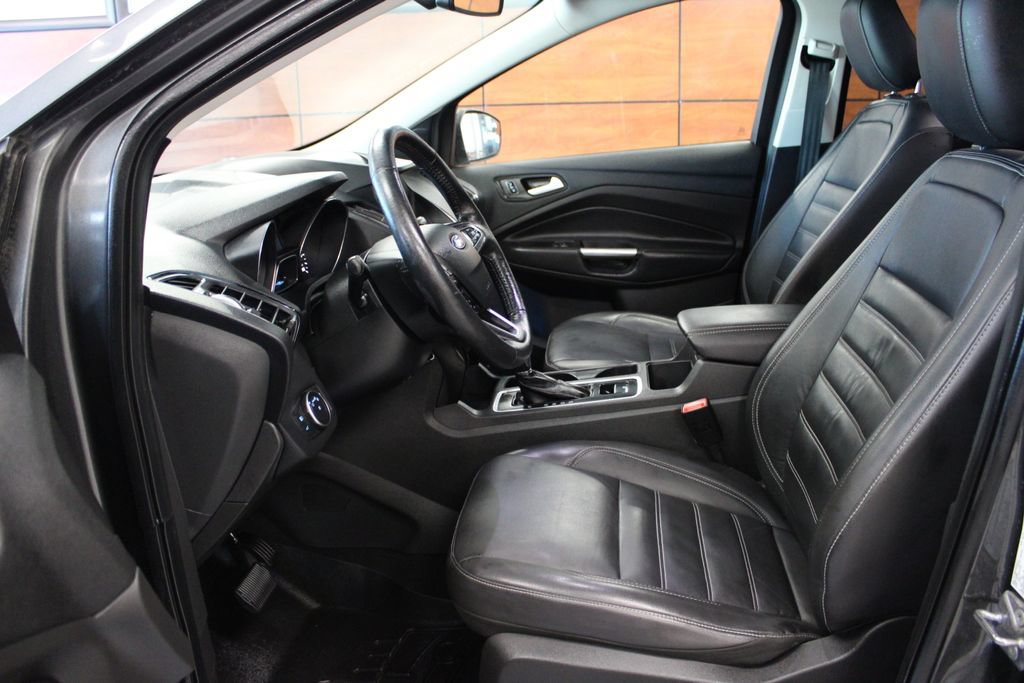 Certified 2019 Ford Escape Titanium w/ U9j03 - Titanium Tow Package AWD/4WD image 25
