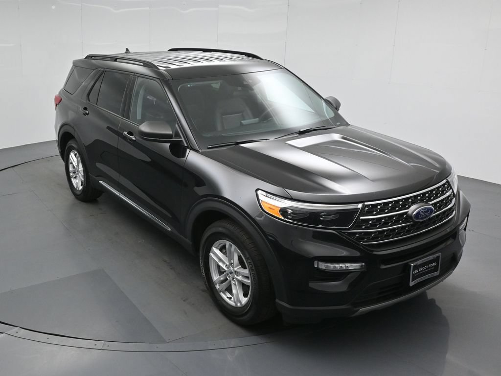 Certified 2023 Ford Explorer XLT w/ Equipment Group 202A RWD image 39