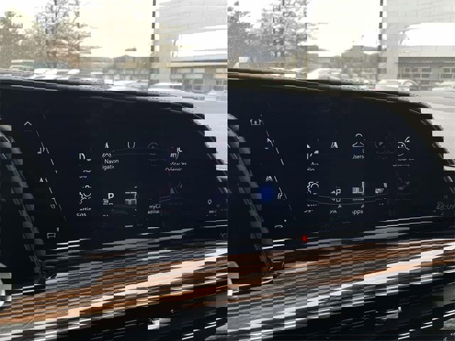 Used 2021 Cadillac Escalade ESV Premium Luxury image 26