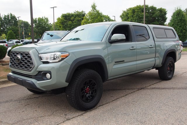 Used 2022 Toyota Tacoma TRD Off-Road w/ Technology Package AWD/4WD image 3