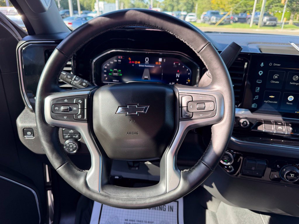 Used 2025 Chevrolet Silverado 1500 RST AWD/4WD image 18