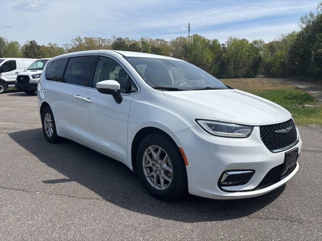 Used 2023 Chrysler Pacifica Touring-L FWD image 25
