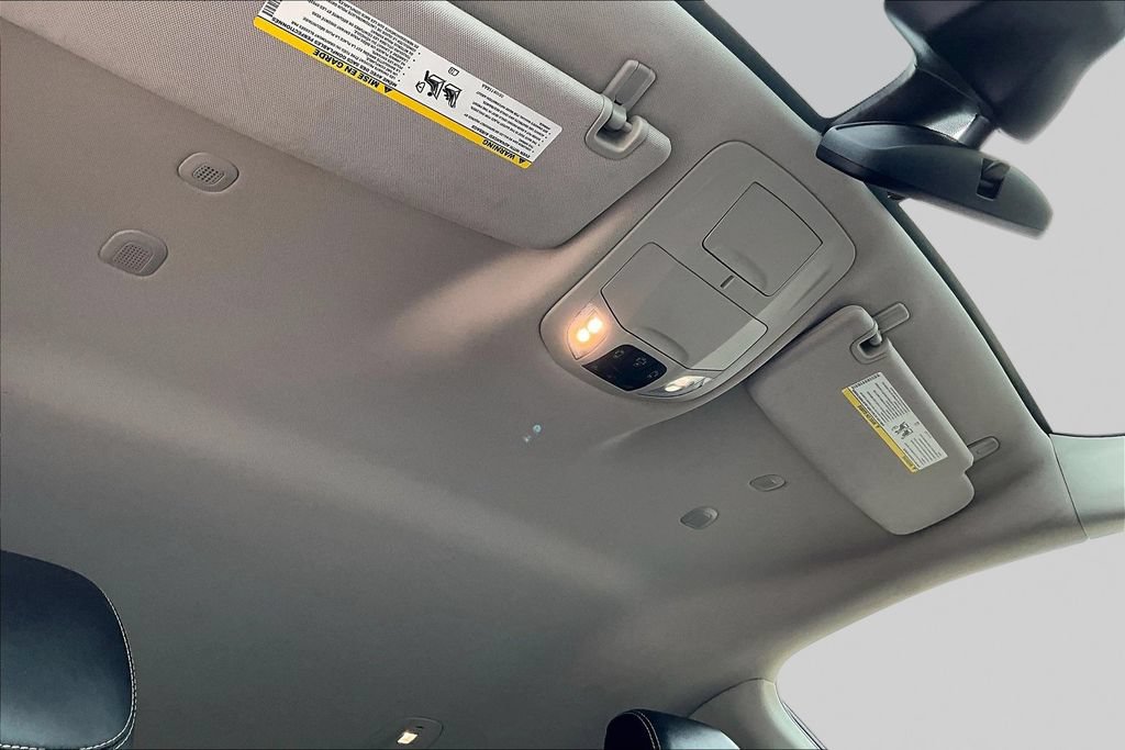 Used 2023 Chrysler Pacifica Touring-L FWD image 22
