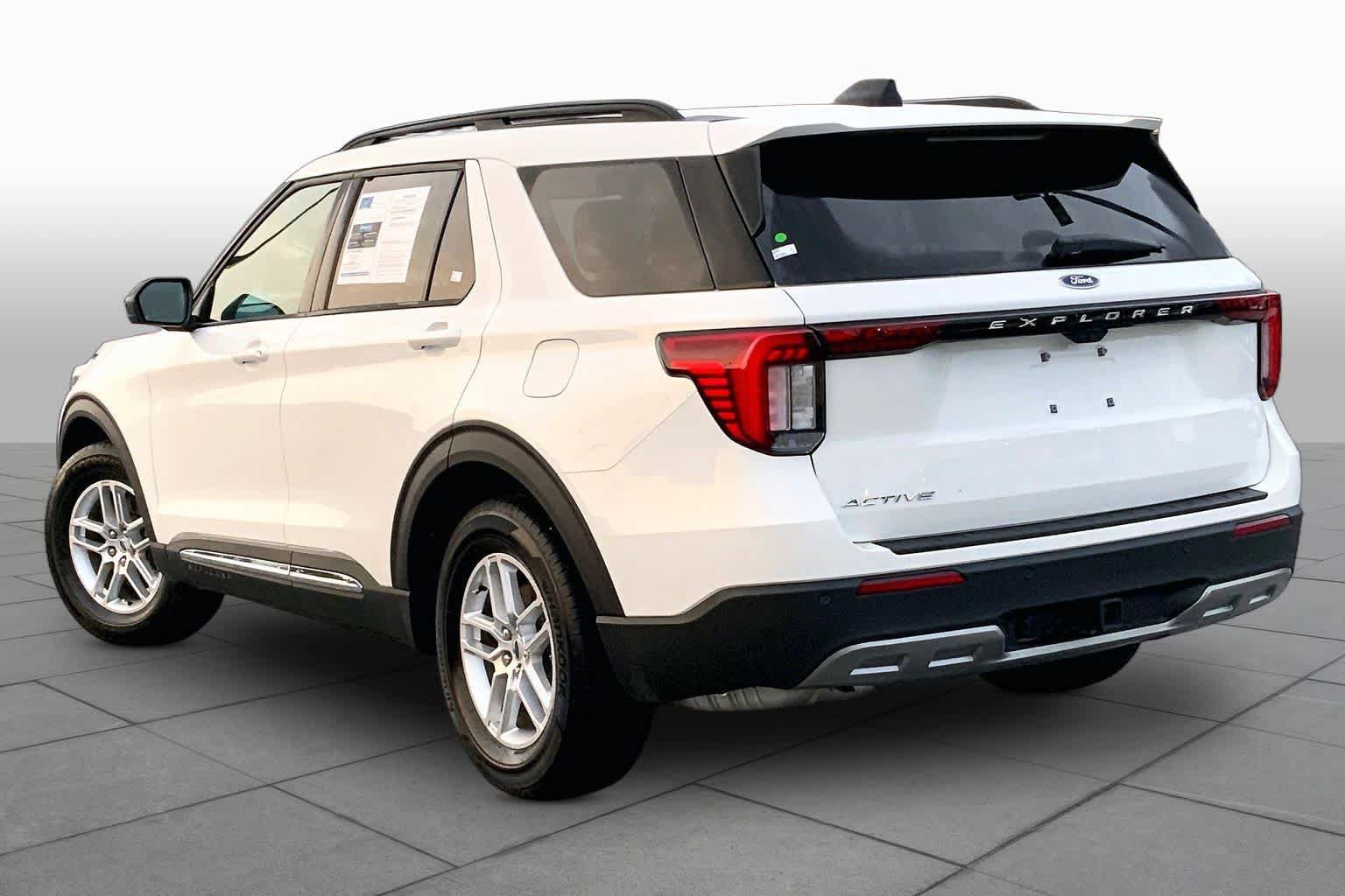Certified 2025 Ford Explorer Active w/ Active Comfort Package RWD image 12