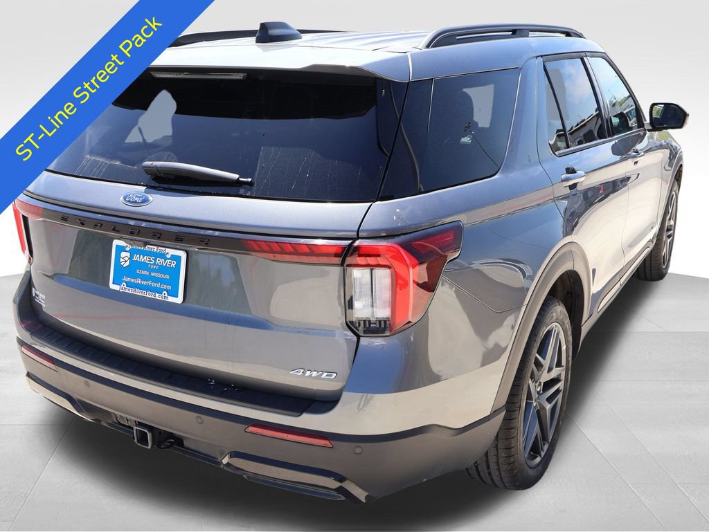 Certified 2025 Ford Explorer ST-Line w/ ST-Line Street Pack AWD/4WD image 6