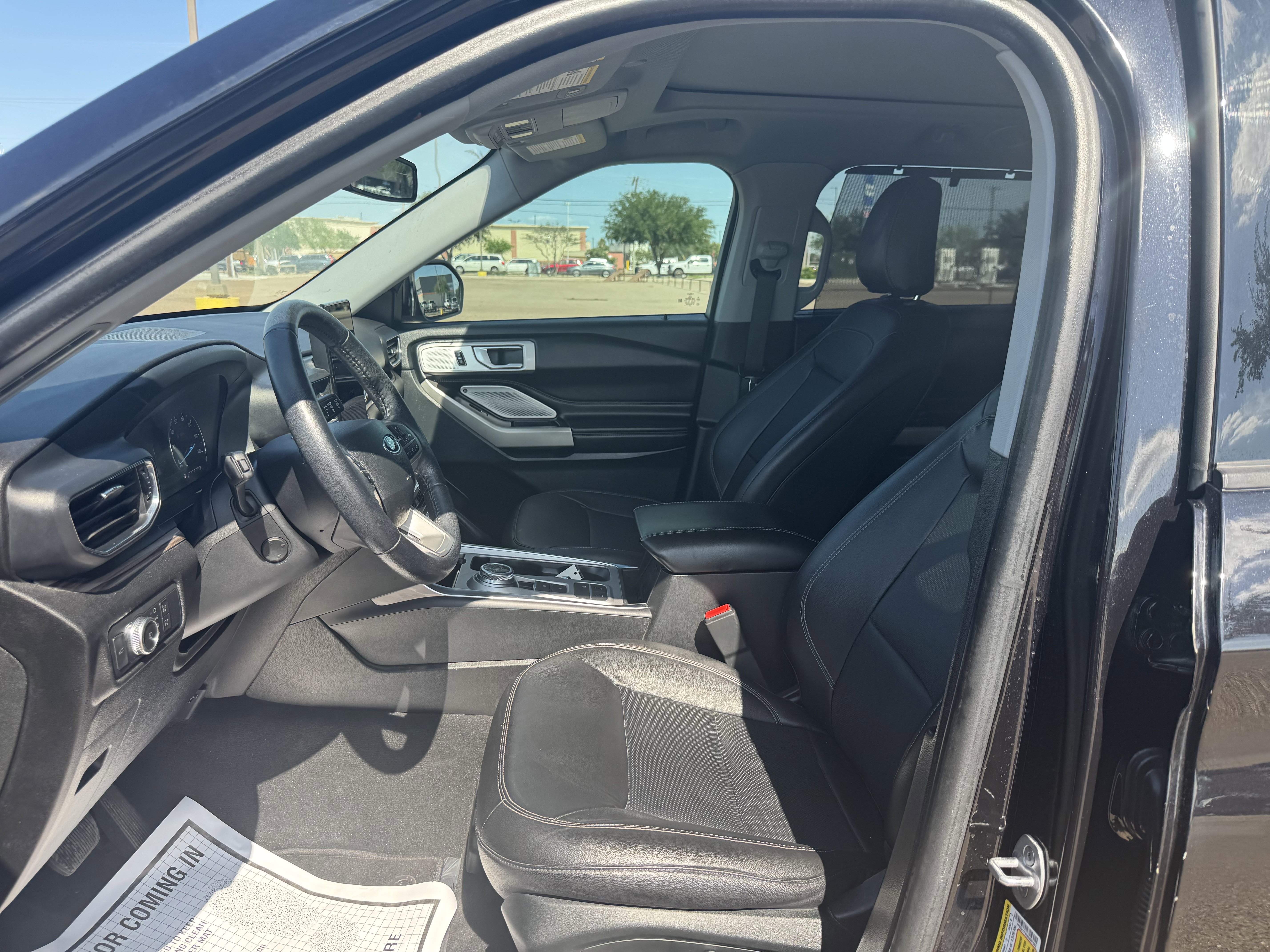 Certified 2022 Ford Explorer Limited w/ Limited Technology Package RWD image 21