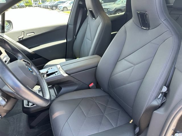 Used 2023 BMW iX xDrive50 w/ Sport Package AWD/4WD image 21