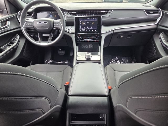 Used 2025 Jeep Grand Cherokee Laredo w/ MOPAR Finishing Package RWD image 15