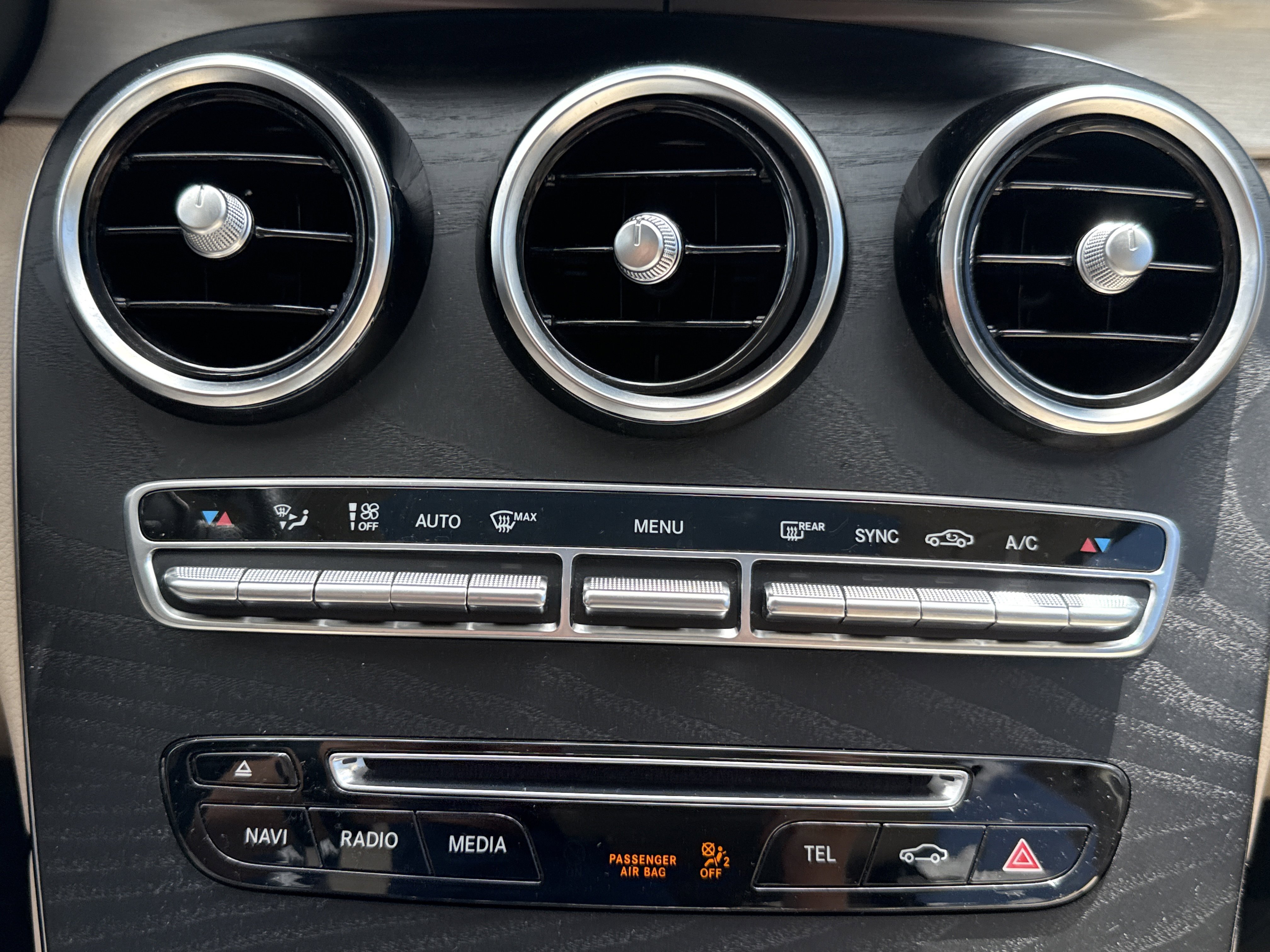 Used 2019 Mercedes-Benz GLC 300 4MATIC image 22