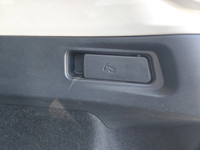 Used 2021 Nissan Rogue SL AWD/4WD image 16