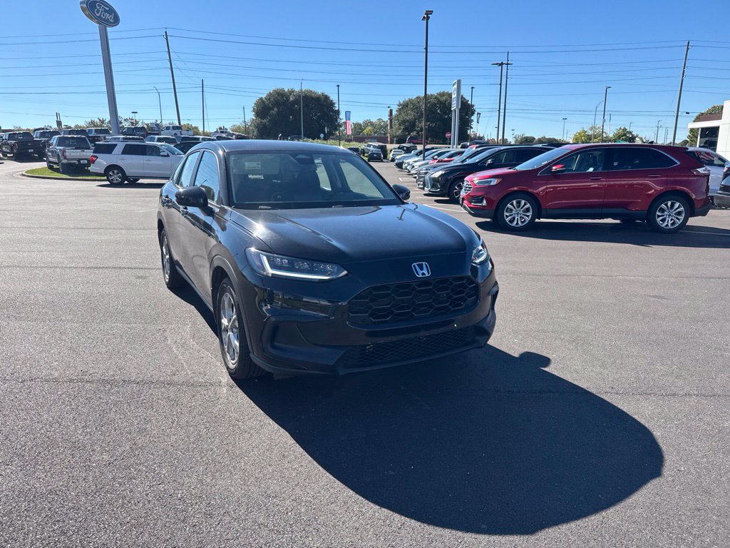 Used 2024 Honda HR-V LX image 2