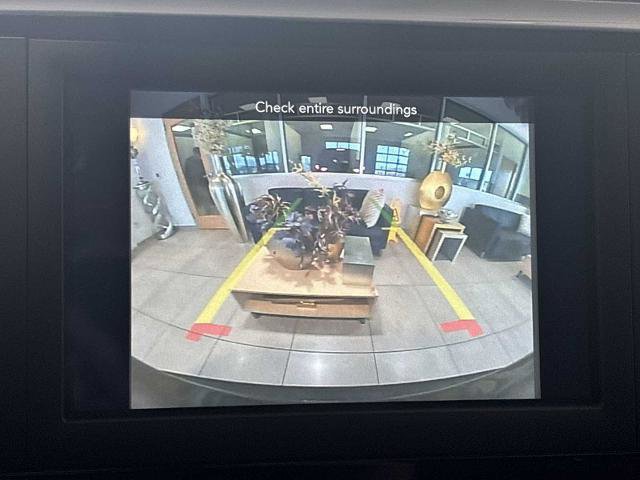 Used 2020 Chrysler Pacifica Touring image 18