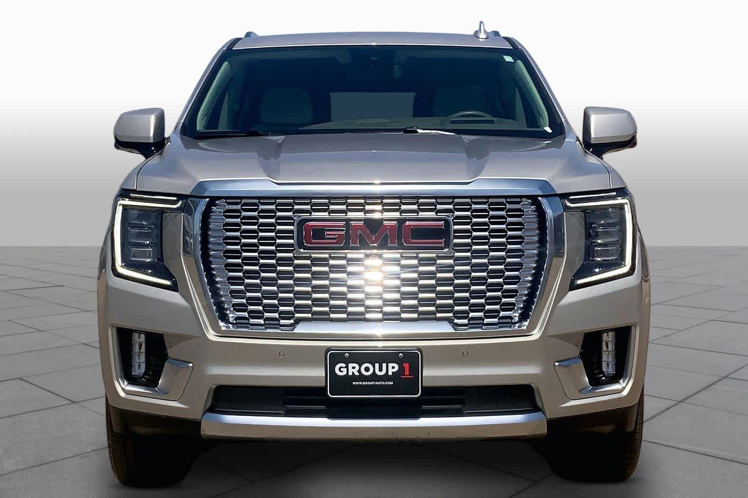 Used 2023 GMC Yukon XL Denali AWD/4WD image 4