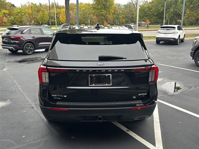 Certified 2025 Ford Explorer Active AWD/4WD image 23