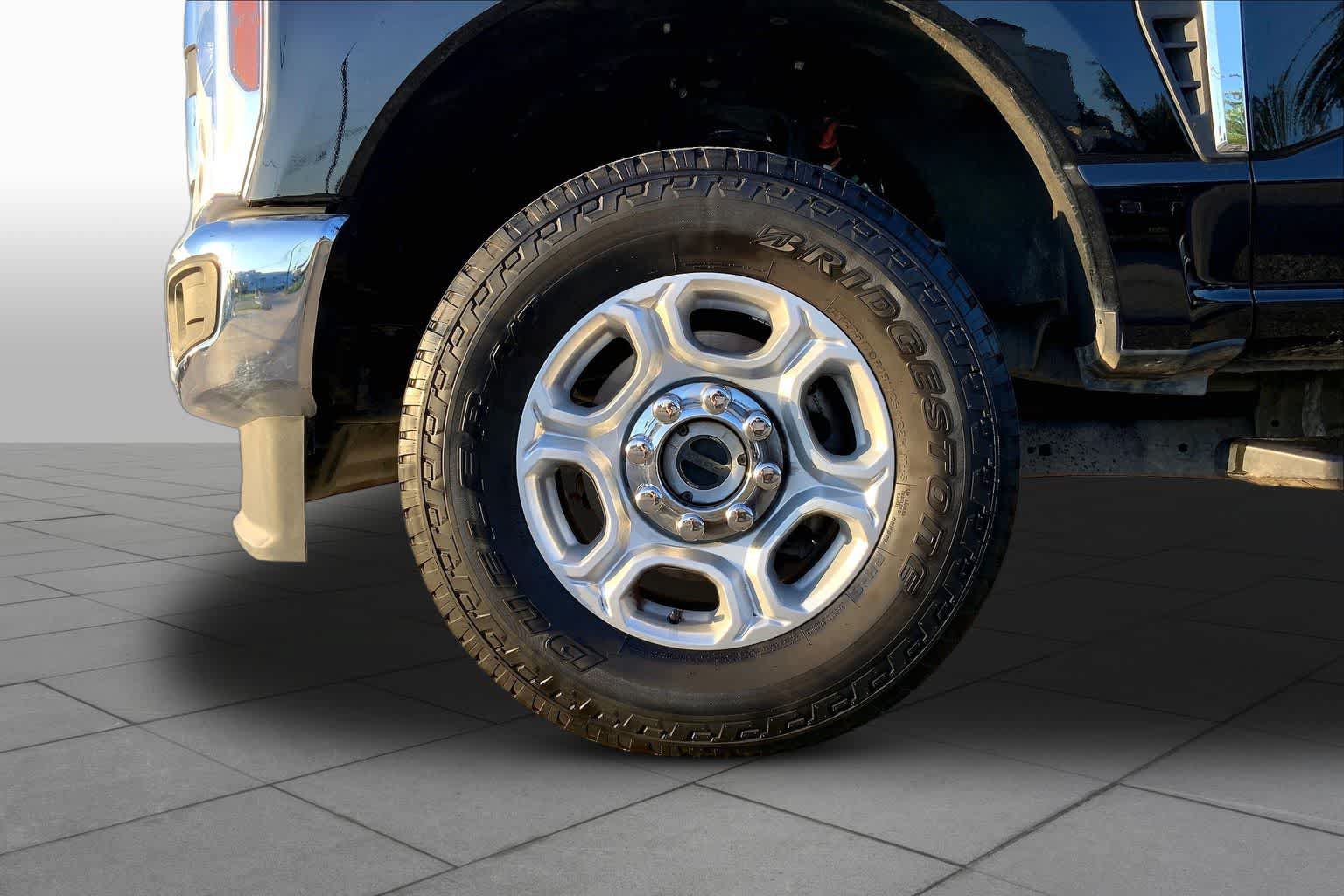 Certified 2025 Ford F250 XLT AWD/4WD image 11