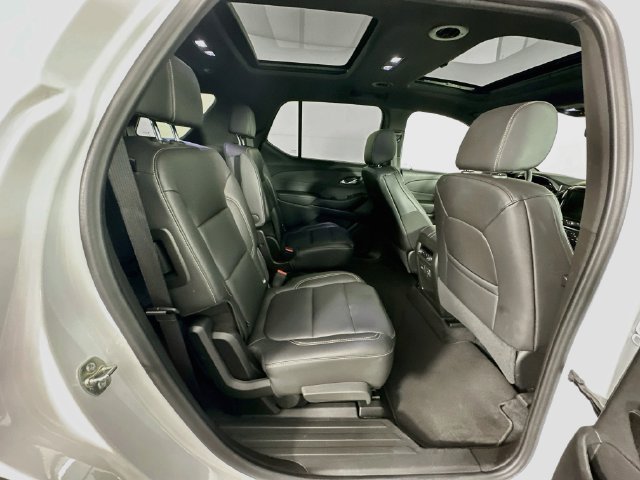 Used 2023 Chevrolet Traverse LT w/ LT Premium Package AWD/4WD image 35