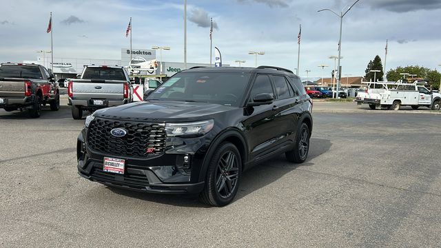 Certified 2025 Ford Explorer ST RWD image 8