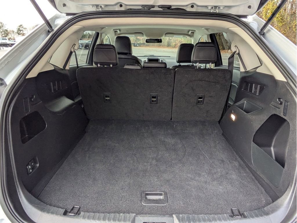 Certified 2024 Ford Edge SEL image 10