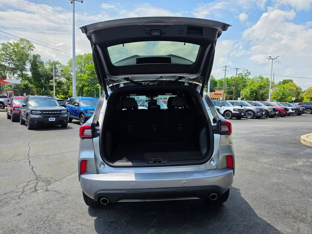 Certified 2024 Ford Escape ST-Line w/ Tech Pack #1 AWD/4WD image 7