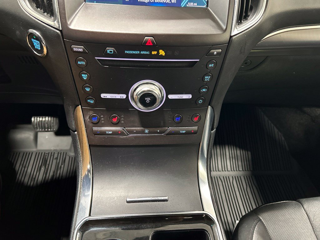 Certified 2019 Ford Edge Titanium w/ Equipment Group 301A AWD/4WD image 17
