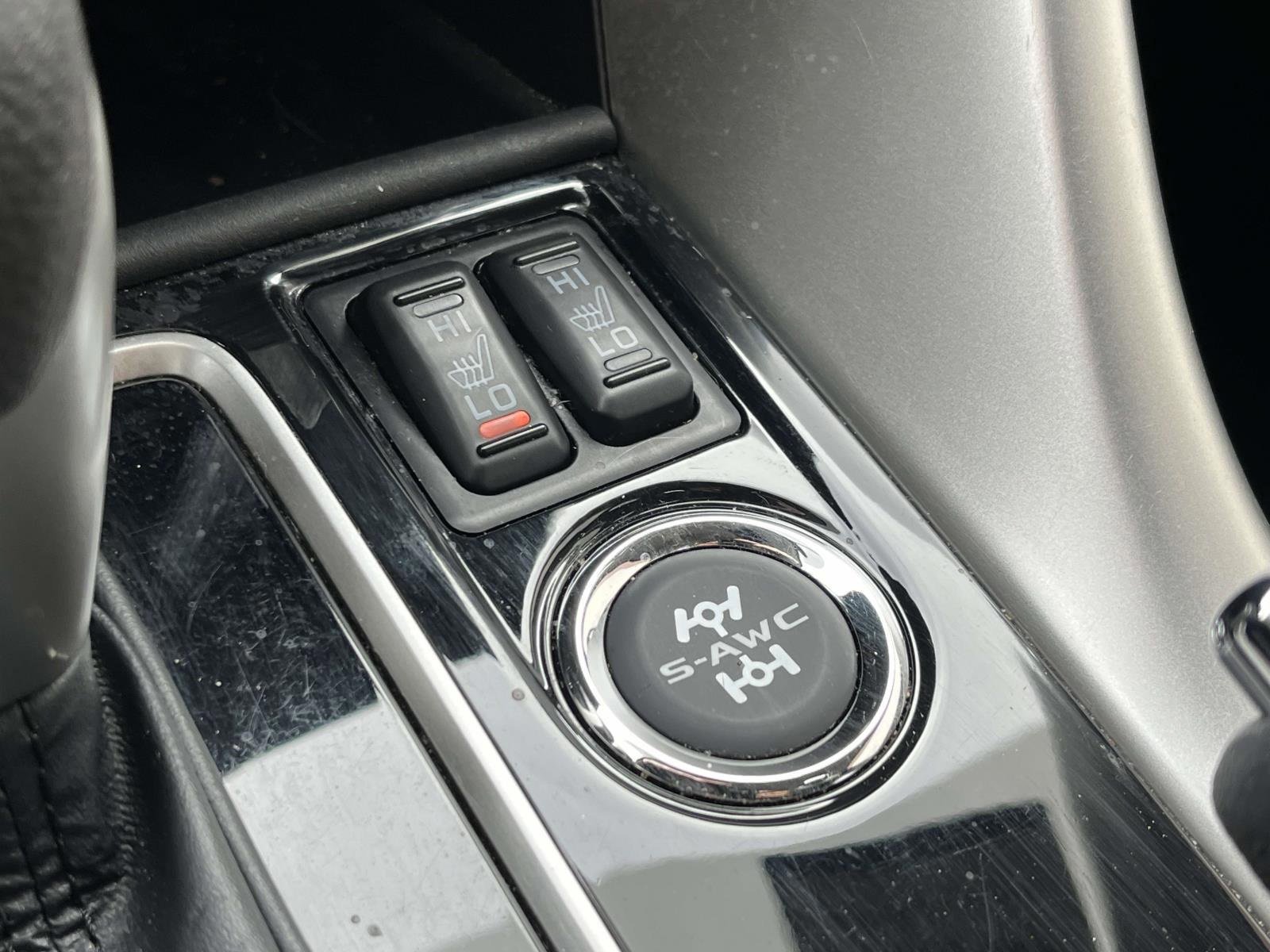 Used 2020 Mitsubishi Eclipse Cross LE image 24