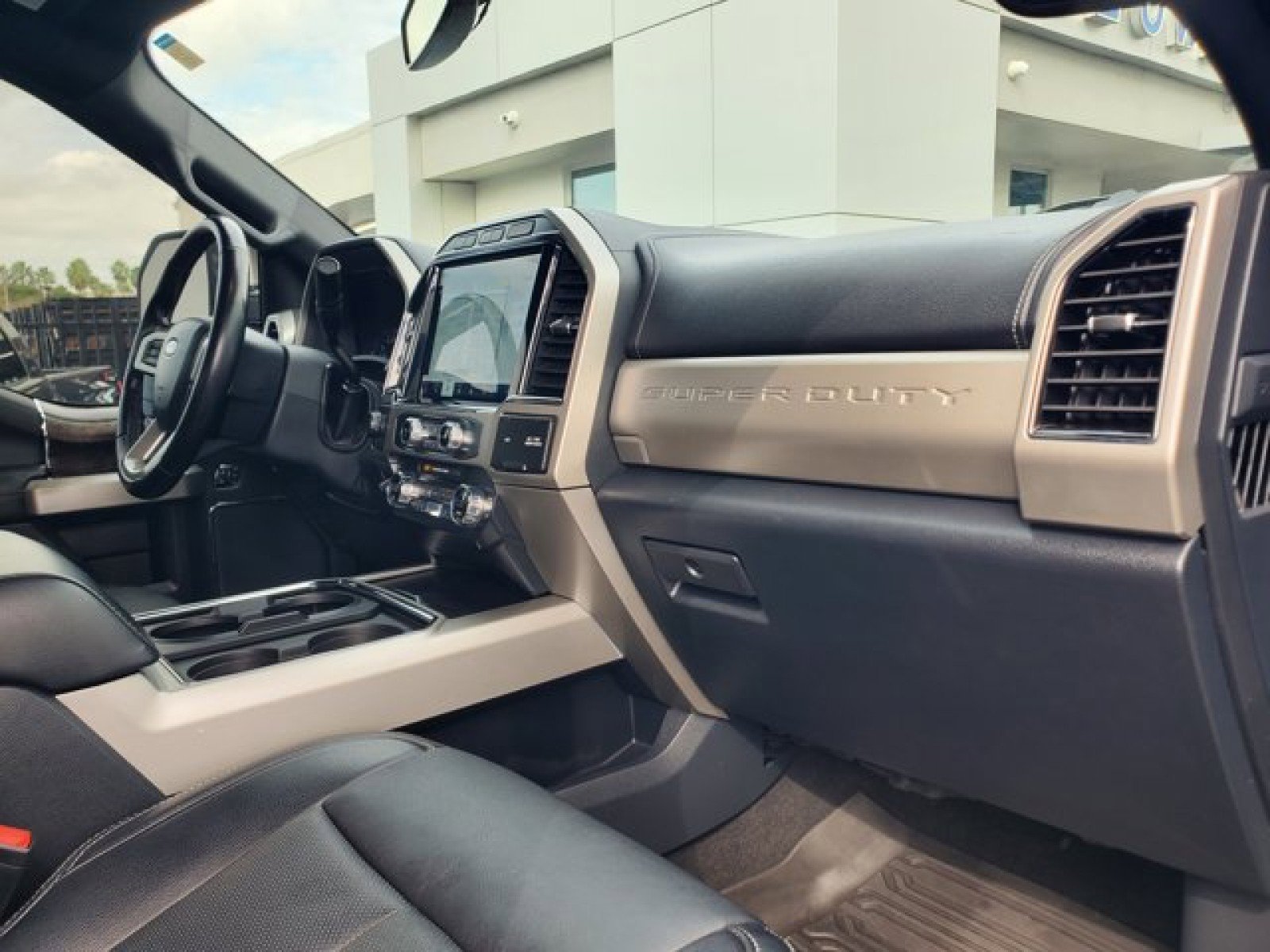 Certified 2022 Ford F250 Lariat w/ Lariat Ultimate Package image 35