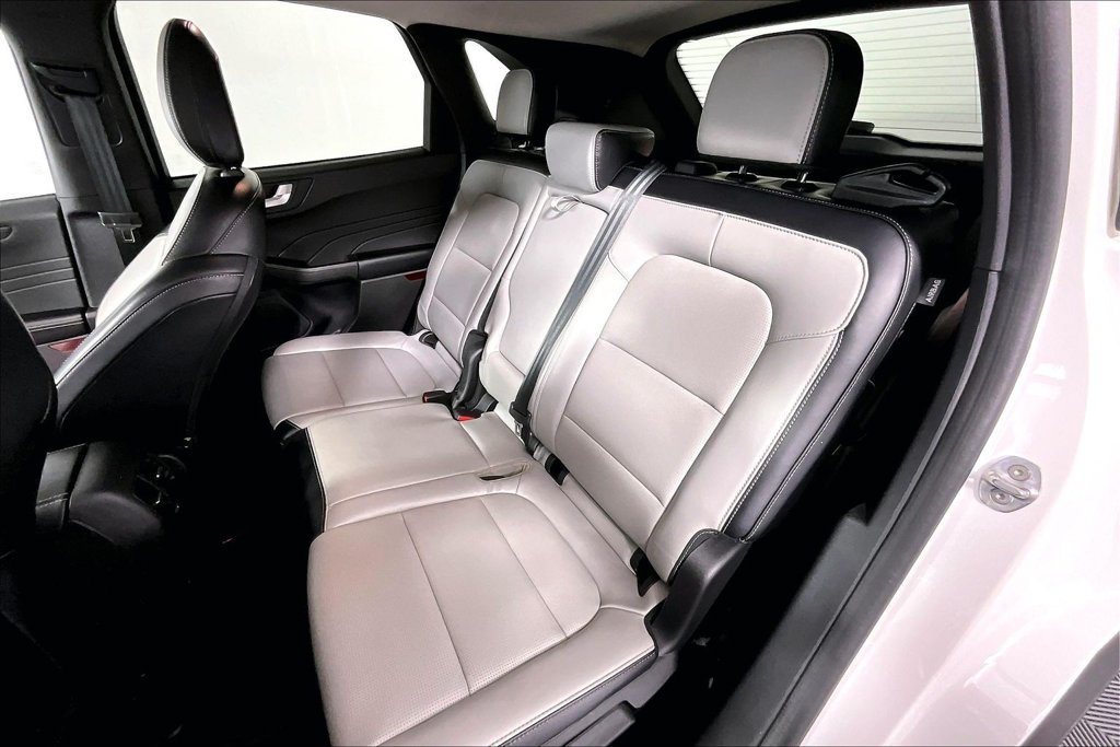 Certified 2023 Ford Escape Platinum AWD/4WD image 26