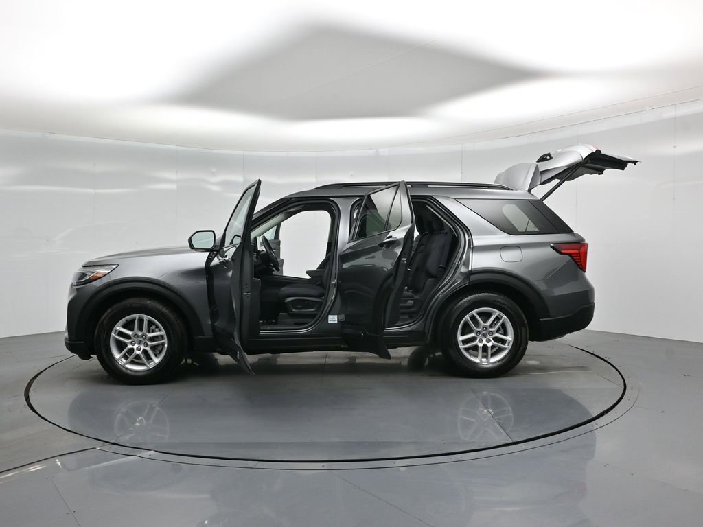 Certified 2025 Ford Explorer Active image 36